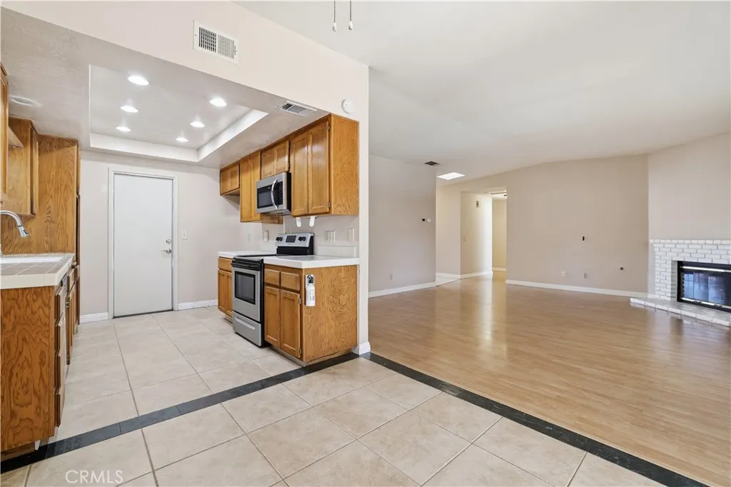 2635 Beech Tree, Hemet, California 92545 home-pic-4